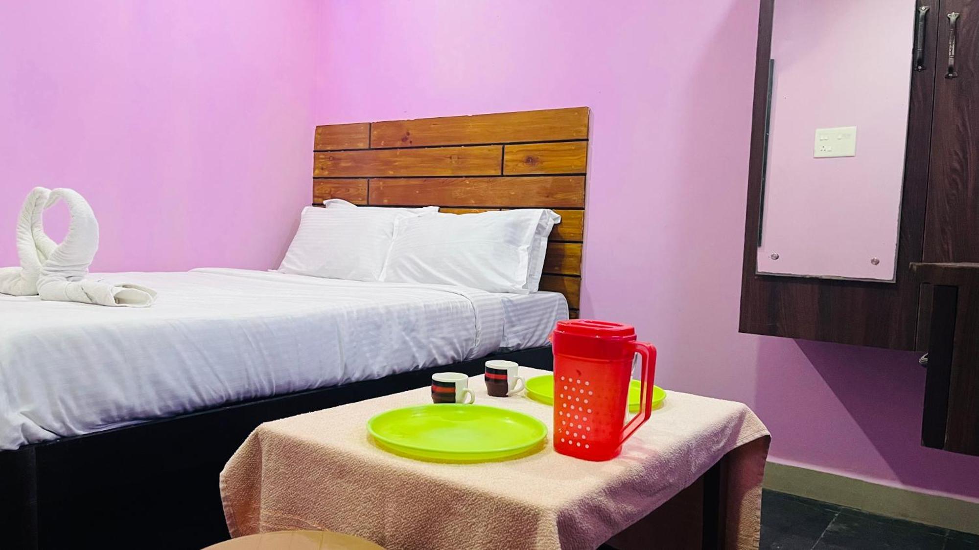 Skyway Rooms 蓬蒂切里 外观 照片