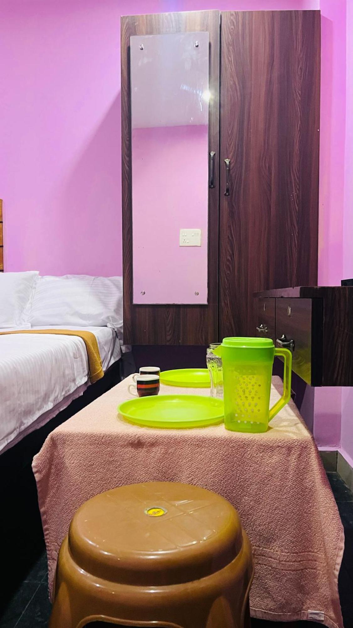 Skyway Rooms 蓬蒂切里 外观 照片